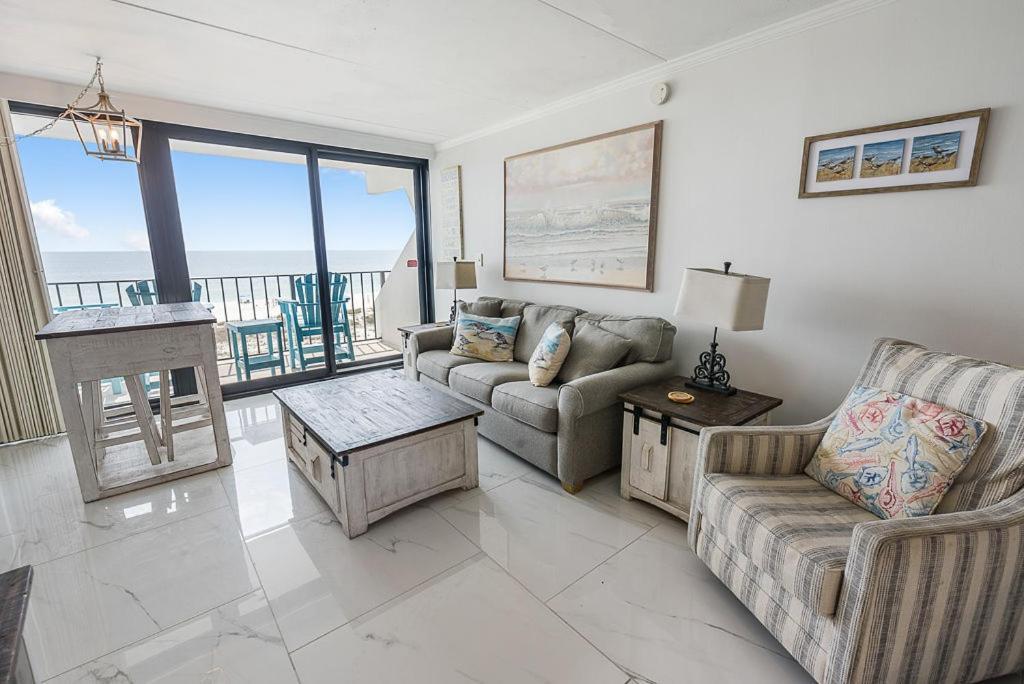 Island Winds East: Renovated Beachfront Condo near Hangout Gulf Shores Exterior photo