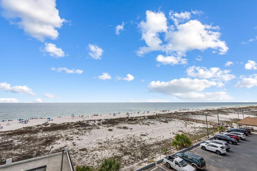 Island Winds East: Renovated Beachfront Condo near Hangout Gulf Shores Exterior photo