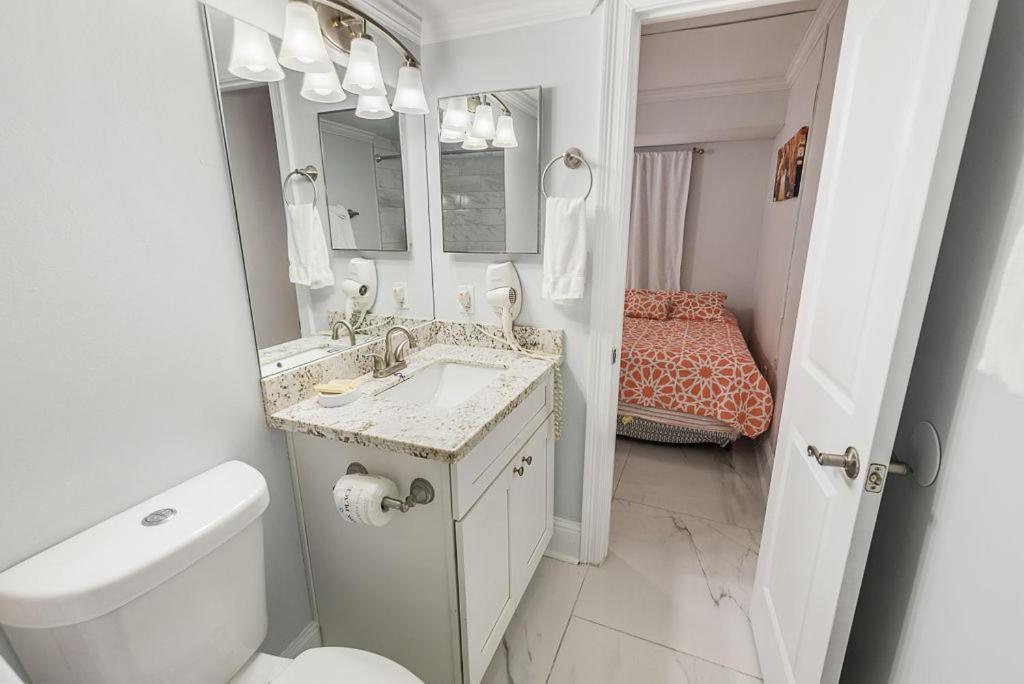 Island Winds East: Renovated Beachfront Condo near Hangout Gulf Shores Exterior photo