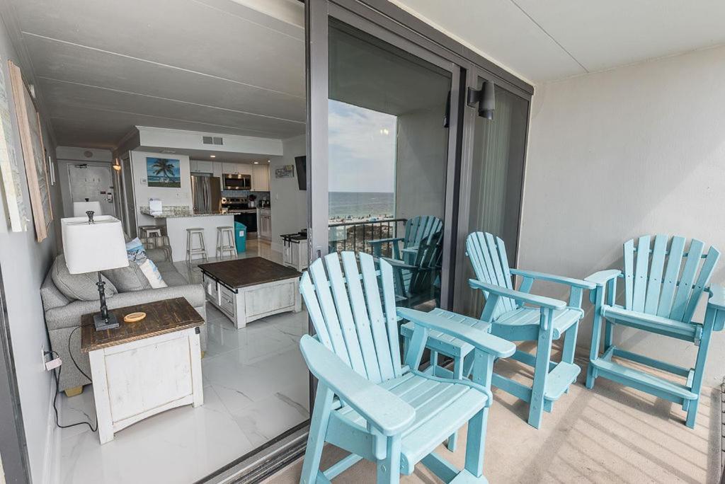 Island Winds East: Renovated Beachfront Condo near Hangout Gulf Shores Exterior photo