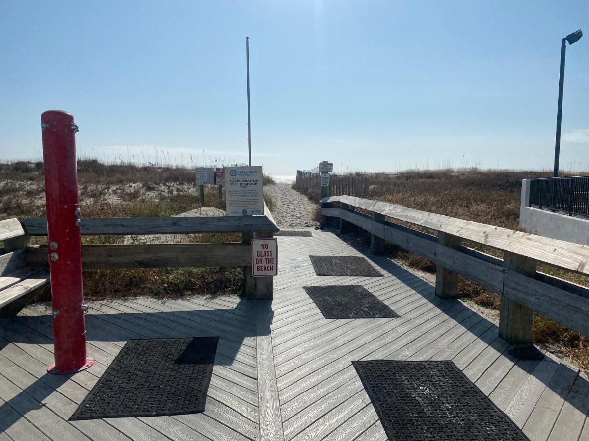 Island Winds East: Renovated Beachfront Condo near Hangout Gulf Shores Exterior photo