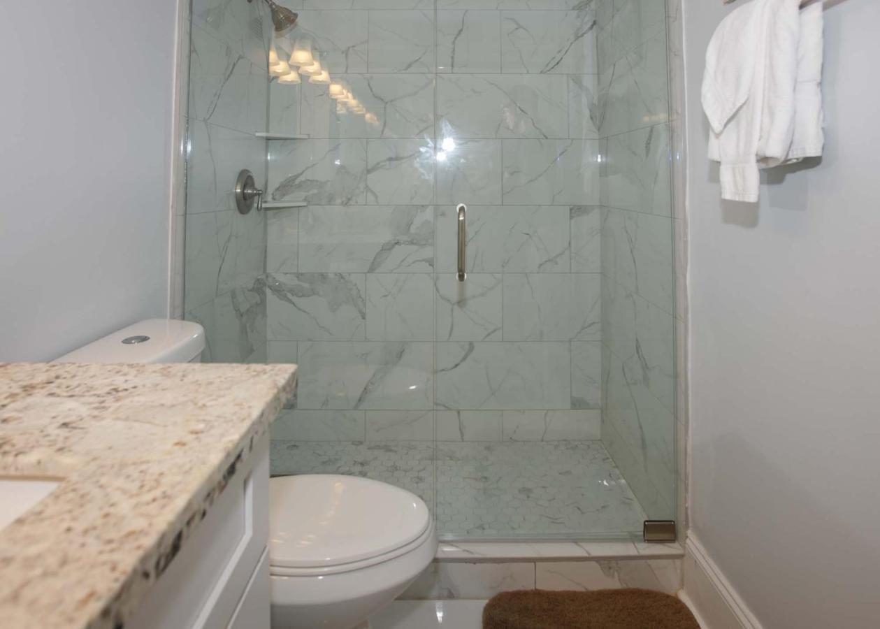 Island Winds East: Renovated Beachfront Condo near Hangout Gulf Shores Exterior photo